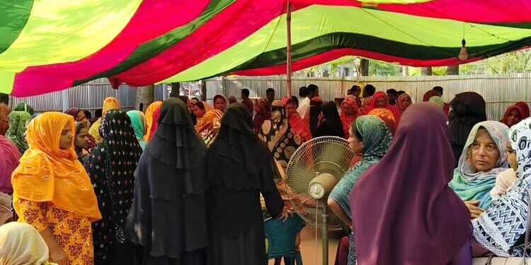 মাইক্রোবাস-ট্রাক সংঘর্ষে নিহত ৩