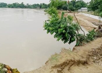 বাড়ছে নদ-নদীর পানি, আতঙ্কে ময়মনসিংহের বাসিন্দারা