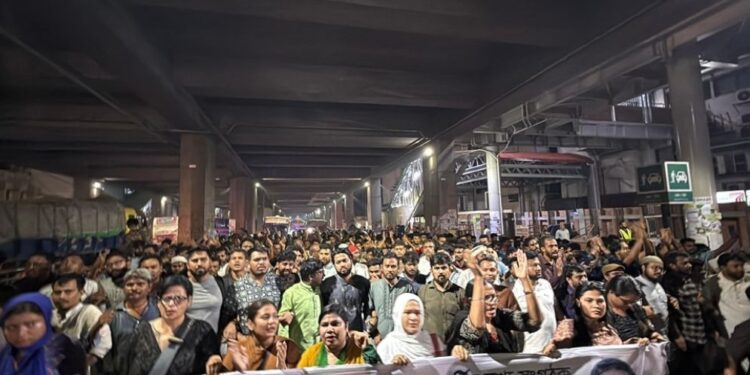 হাসনাতের ওপর হামলার প্রতিবাদে রাজধানীতে বিক্ষোভ