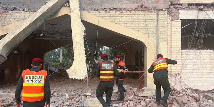 ভারতের হামলায় পাকিস্তানে নিহত বেড়ে ৩১