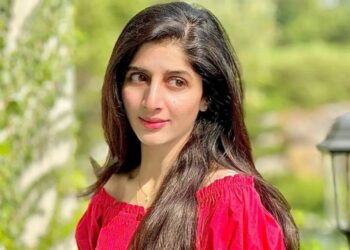 বলিউড থেকে বাদ পড়লেন পাক অভিনেত্রী মাওরা