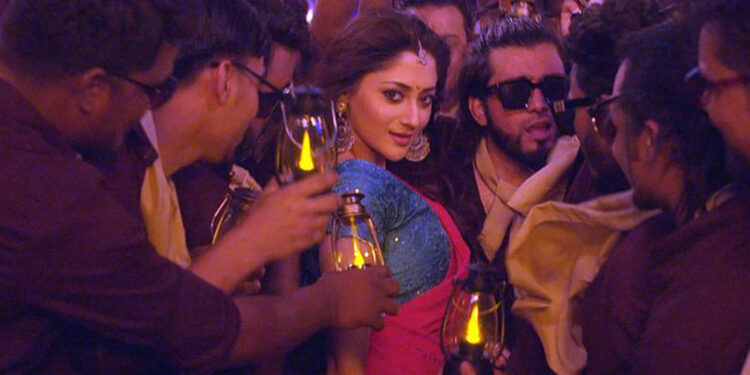 আইটেম গানে বাজিমাত করল পূজা চেরি