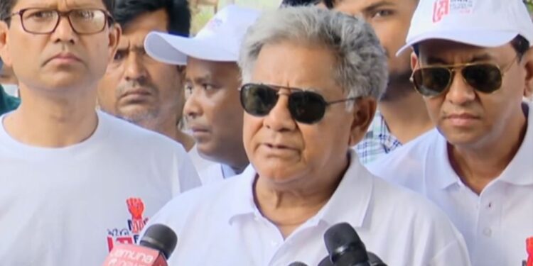 অন্তর্বর্তী সরকার শ্রমিকদের অধিকার নিশ্চিতে কাজ করছে: শ্রম উপদেষ্টা