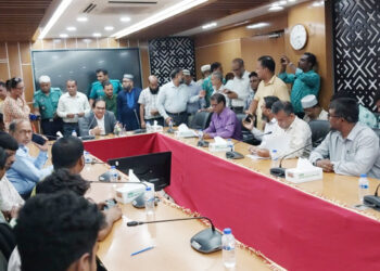 কর্মচারী নেতাদের সঙ্গে বৈঠকে সচিবরা