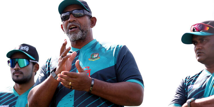 পাকিস্তান সিরিজ সামনে রেখে যা বললেন কোচ ফিল সিমন্স