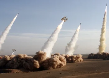 এবার কাতার ও ইরাকে মার্কিন ঘাঁটিতে ক্ষেপণাস্ত্র হামলা ইরানের