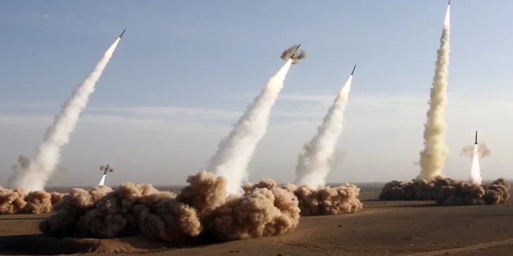 এবার কাতার ও ইরাকে মার্কিন ঘাঁটিতে ক্ষেপণাস্ত্র হামলা ইরানের