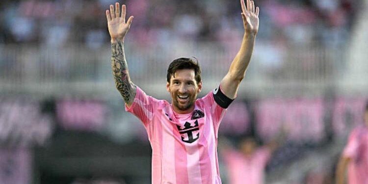 জোড়া গোলের সাথে মেসির ৩ অ্যাসিস্ট, অনন্য রেকর্ড