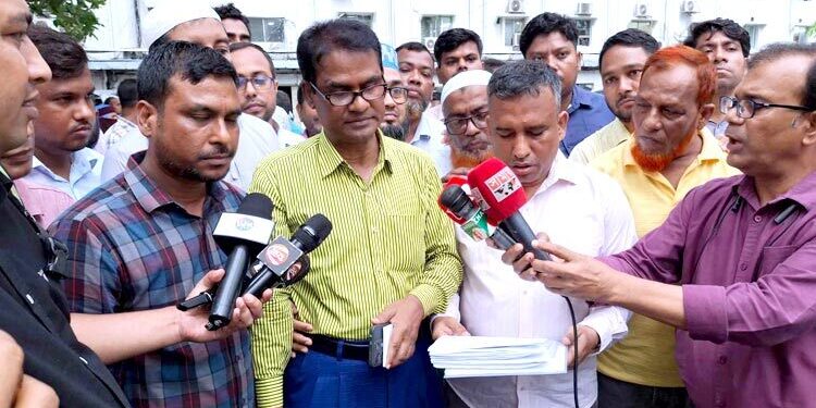 সচিবালয়ে বিক্ষোভ, ৩ উপদেষ্টাকে দেওয়া হবে স্মারকলিপি