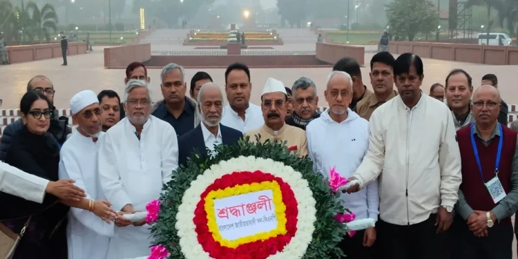 পথে তারেক রহমান, মঈন খানের নেতৃত্বে স্মৃতিসৌধে শ্রদ্ধা