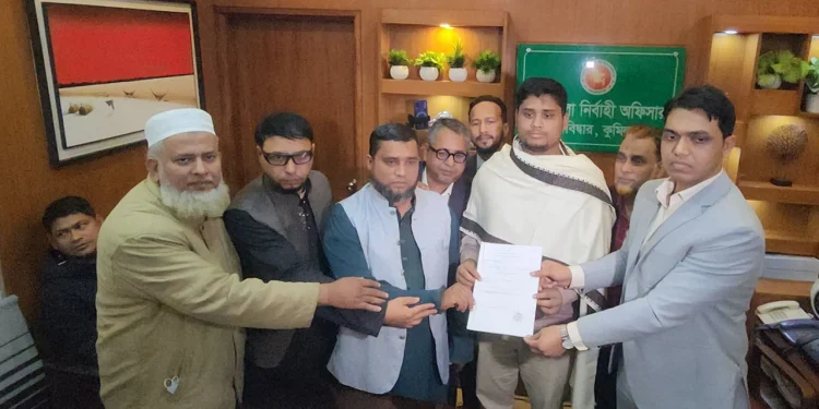 জামায়াত প্রার্থীকে সঙ্গে নিয়ে মনোনয়নপত্র জমা দিলেন হাসনাত