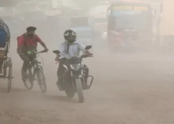 বিশ্বে বায়ুদূষণে দ্বিতীয় অবস্থানে ঢাকা