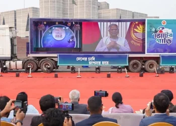 যাত্রা শুরু করলো ভোটের গাড়ি সুপার ক‍্যারাভান