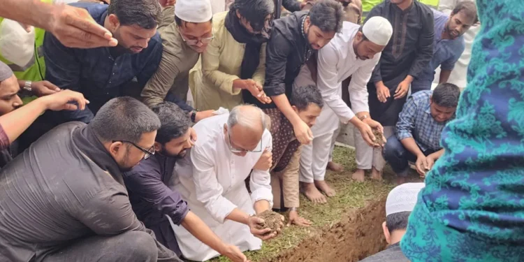 বিদ্রোহী কবির পাশে চিরনিদ্রায় শায়িত শহীদ ওসমান হাদি