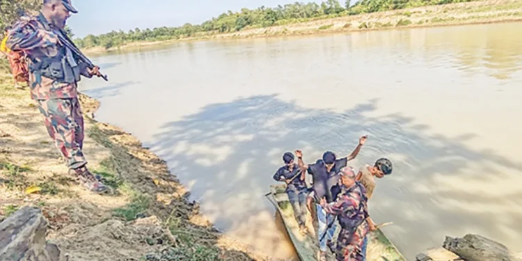 নির্বাচন বানচালে কুমিল্লা সীমান্ত দিয়ে ঢুকছে অস্ত্র