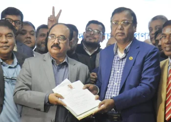 ঢাকা-১৭ আসনে তারেক রহমানের মনোনয়নপত্র দাখিল
