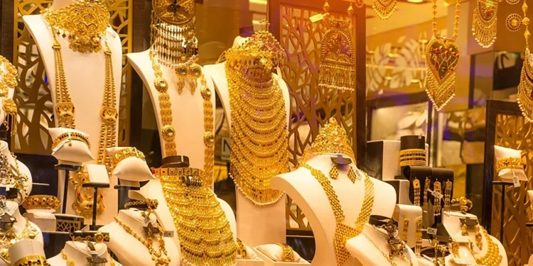 দেশের বাজারে কমেছে স্বর্ণের দাম