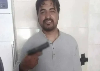 রাঙ্গুনিয়ায় অস্ত্র হাতে ছবি ভাইরাল, গ্রেপ্তার যুবক