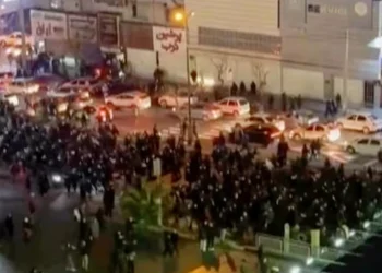 ইরানে সরকার বিরোধী বিক্ষোভ তুঙ্গে, নিহত ছাড়াল ২০০