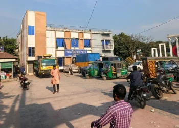 আড়াইহাজারে ট্রাকের ধাক্কায় শিশুর মৃত্যু