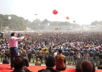 সন্ত্রাস করলে দলের লোকও ছাড় পাবে না, দুর্নীতির টুঁটি চেপে ধরব