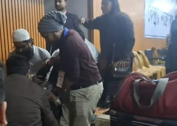 জকসুর ব্যালট বাক্স খুলতে গিয়ে আঘাত, জ্ঞান হারালেন পোলিং এজেন্ট