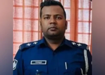 অভিযোগ আর ওয়ারেন্ট ছাড়াই নিরপরাধ মানুষ ধরেন এসআই নাজমুল