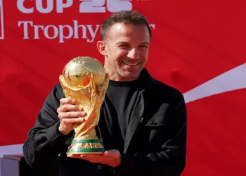 ফিফা বিশ্বকাপ ট্রফি এখন ঢাকায়