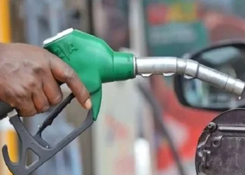 দেশের বাজারে কমল সব জ্বালানি তেলের দাম