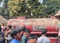 তেলবাহী লরির চাপায় ব্যবসায়ী নিহত, আহত দুই ছেলে