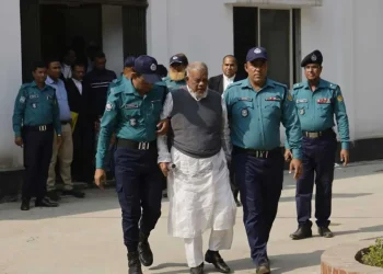 সাবেক মন্ত্রী আমুর ৮ ব্যাংক হিসাব অবরুদ্ধ