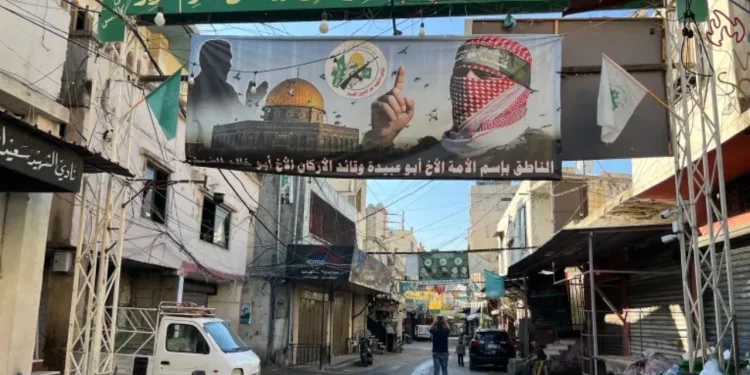 লেবাননে ইসরাইলি হামলায় হিজবুল্লাহ কমান্ডারসহ নিহত ১২