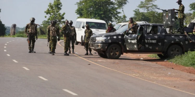 নাইজেরিয়ায় বন্দুকধারীদের হামলায় নিহত ৫০