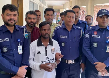 বগুড়ায় হিরো আলম গ্রেপ্তার