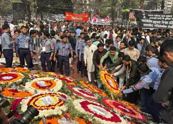 ভাষাশহীদদের প্রতি সর্বস্তরের মানুষের শ্রদ্ধা