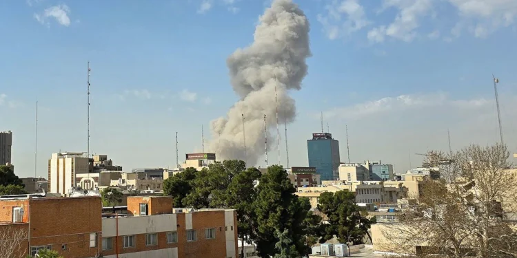 ইরানে যুক্তরাষ্ট্র-ইসরাইলের যৌথ হামলা