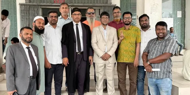 শহিদ মিনারে ধাক্কাধাক্কি, সরাইলে বিএনপির ৫ নেতাকর্মীর জামিন