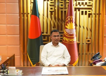 সশস্ত্র বাহিনী বিভাগে প্রথমবারের মতো অফিস করলেন প্রধানমন্ত্রী