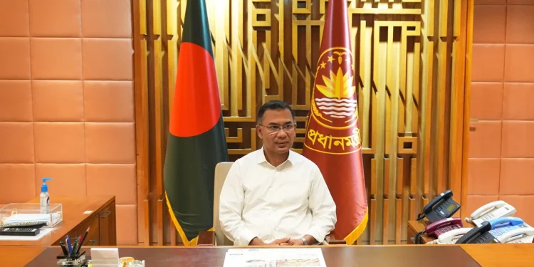 সশস্ত্র বাহিনী বিভাগে প্রথমবারের মতো অফিস করলেন প্রধানমন্ত্রী