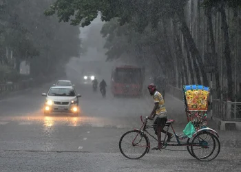 সাগরে লঘুচাপ, ৫ বিভাগে বৃষ্টির আভাস