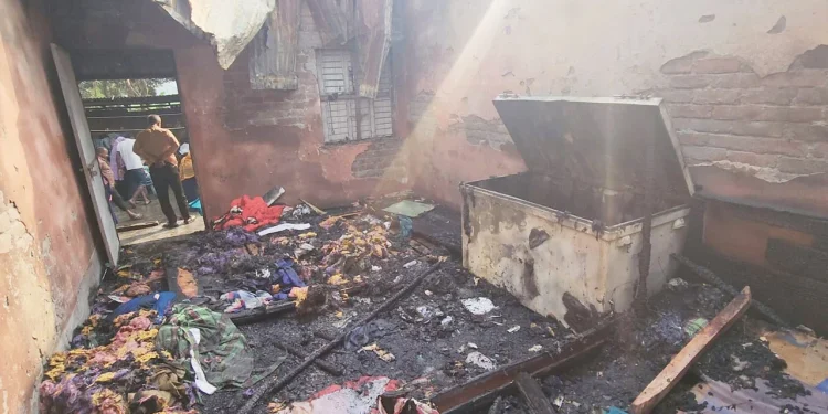 নীলফামারীতে ৭ দোকান পুড়ে ছাই, ২০ লাখ টাকার ক্ষয়ক্ষতি