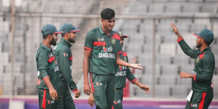 নাহিদের ফাইফারে বিপদে পাকিস্তান