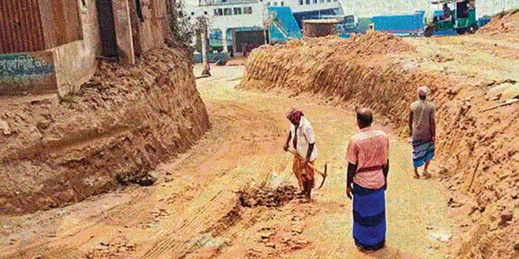 ঈদযাত্রায় আরিচা-পাটুরিয়া ফেরিঘাটে ভোগান্তির শঙ্কা