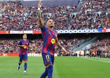 রাফিনিয়ার হ্যাটট্রিকে বড় জয়, শীর্ষস্থান আরও মজবুত বার্সেলোনার